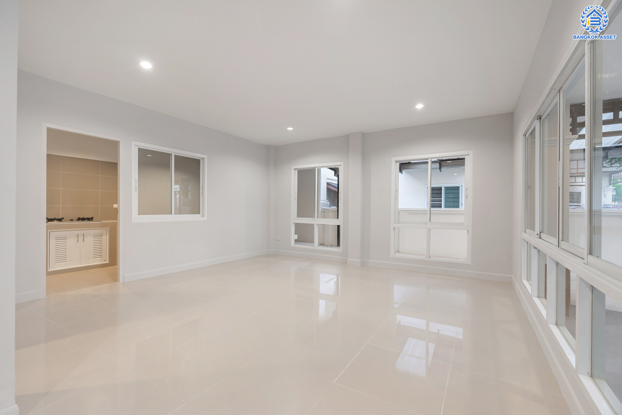 บ้านมือสองตกแต่งใหม่ ม.นันท์นรินทร์ นาวง-ดอนเมือง บ้านแฝดพร้อมอยู่ เนื้อที่ 36 ตร.ว. ฟังก์ชัน 3 ห้องนอน 3 ห้องน้ำ จอดรถได้ 2 คัน บนทำเลดีที่สุด ราคาคุ้มสุดในย่านนี้! เชื่อมต่อทุกการเดินทาง ใกล้สนามบินดอนเมือง ทางด่วน "ศรีสมาน" และรถไฟฟ้าสายสีแดง "สถานีดอนเมือง"…